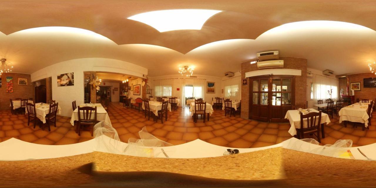 Hotel Lory Ficarolo Bagian luar foto